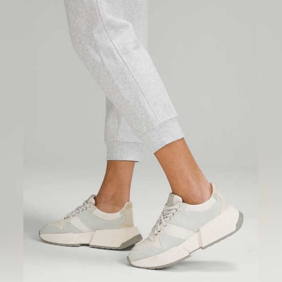 Lululemon Scuba High-Rise Cropped Joggers Activewear Yoga Workout Loungewear Gym - Picture 3 of 14